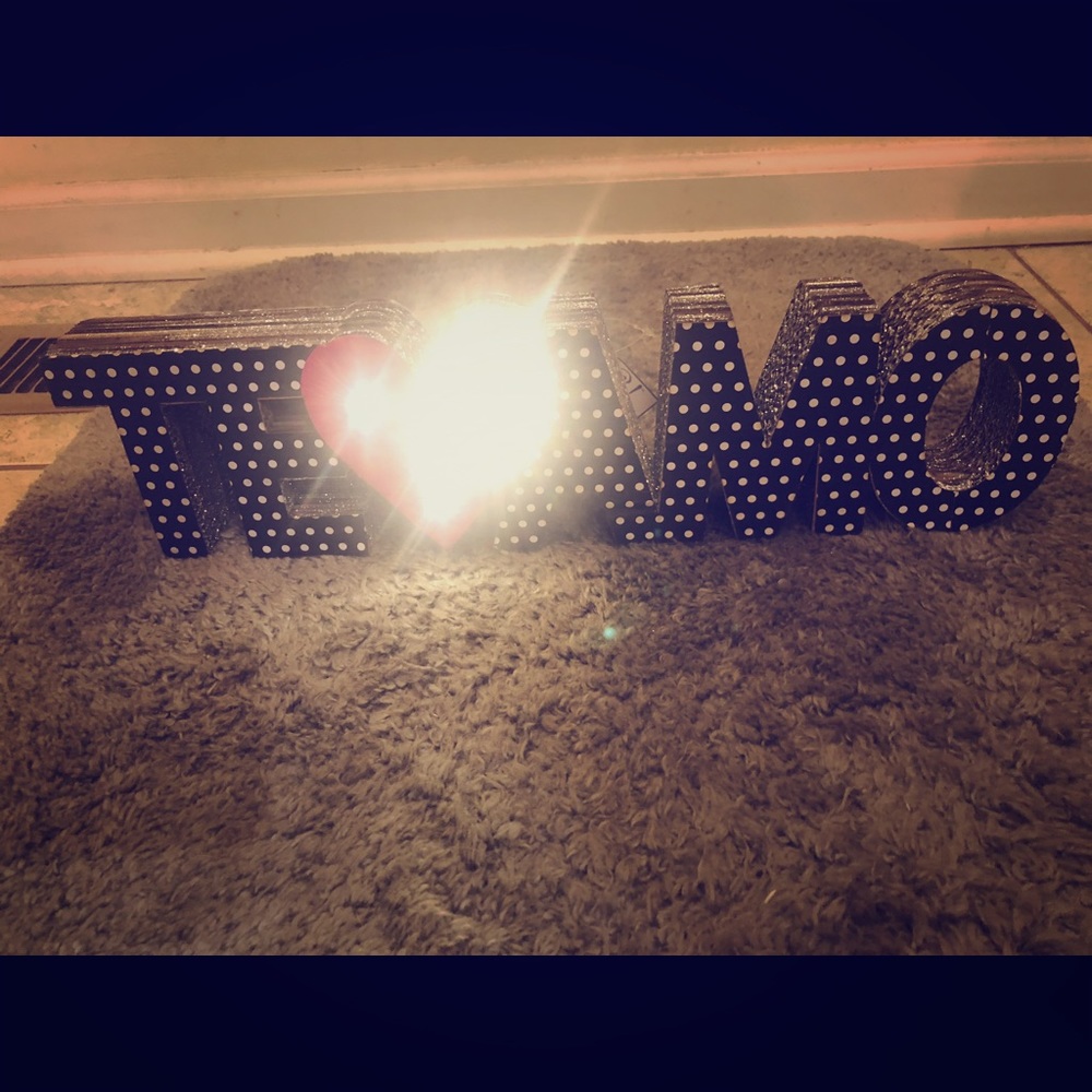 Light up “Te Amo” sign with heart